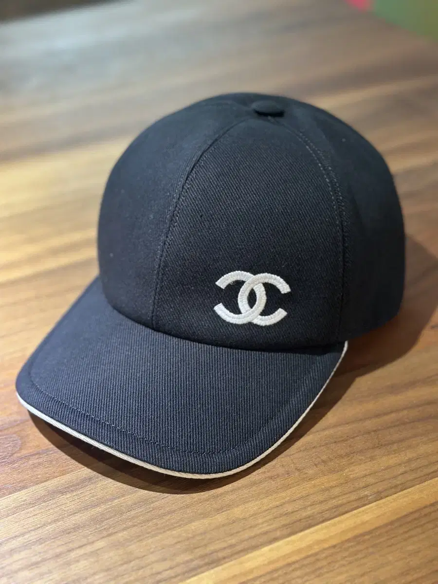 完売必至☆上品【CHANEL】25P CCロゴ スカーフ 25P/散りばめられたCCロゴ柄☆】CHANEL スカーフ シルク (CHANEL